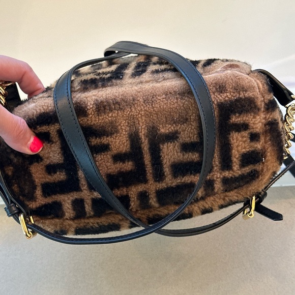 Fuzzy Fur Fendi backpack 100% authentic - Picture 4 of 9